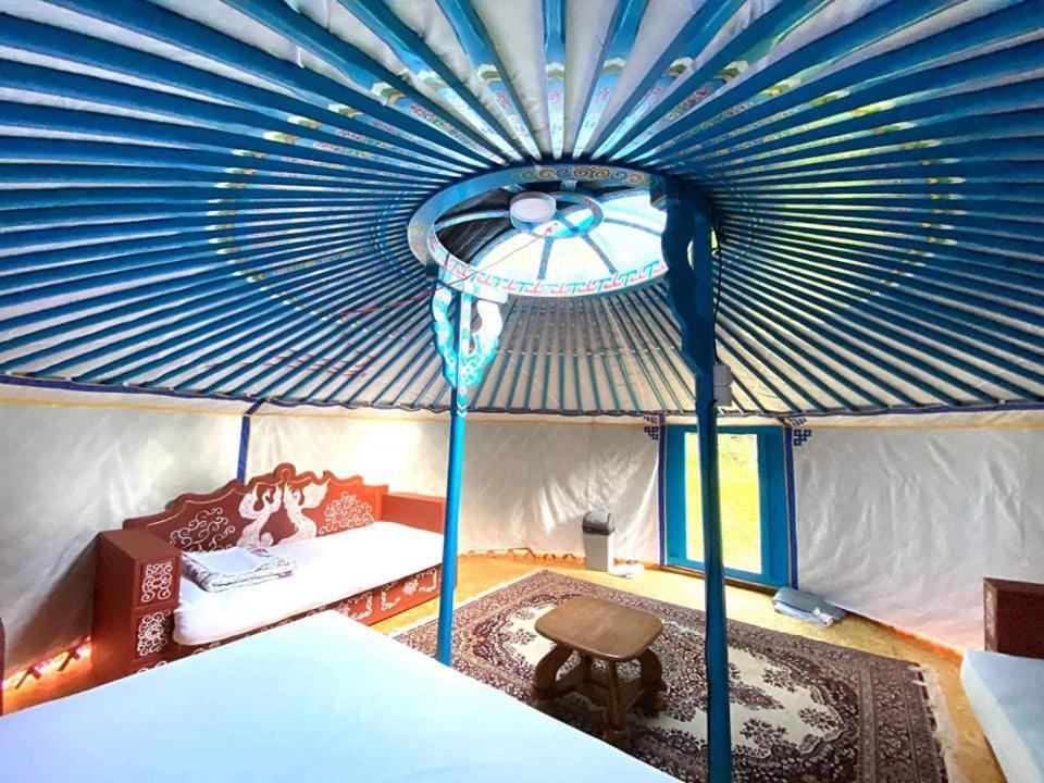 Mongolian Yurt Camp Hotel Cesky Sternberk Buitenkant foto